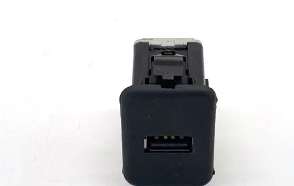 Opel Corsa E USB socket connector 20928734