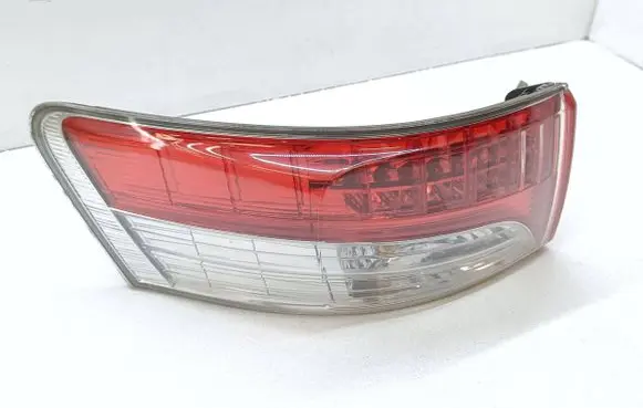 Toyota Avensis T270 Tailgate rear/tail lights
