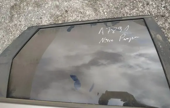 Nissan Primera Rear door window glass
