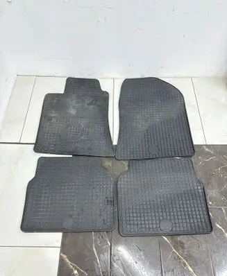 Toyota Avensis T250 Car floor mat set 