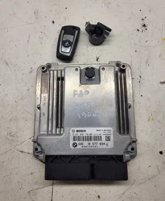 BMW 3 F30 F35 F31 Engine control unit/module 8577834 0281030735 030159181