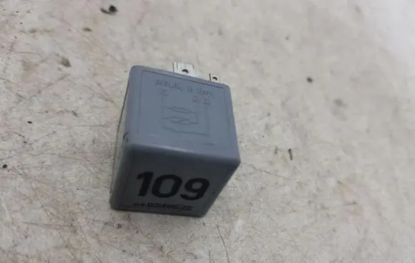 Volkswagen Touareg I Other relay 1J0906381A V23134B63X396