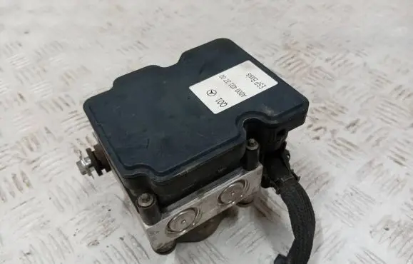 Mercedes-Benz B W246 W242 ABS Pump A0004313700