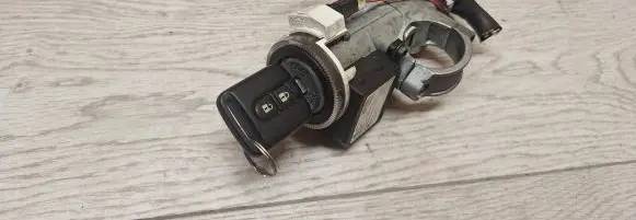 Nissan Primera Ignition lock 28590c9965