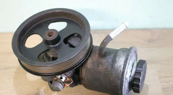 Toyota Corolla Verso AR10 Power steering pump