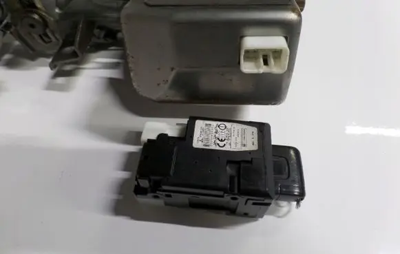 Toyota Corolla Verso AR10 Ignition lock 626399000COROLLA