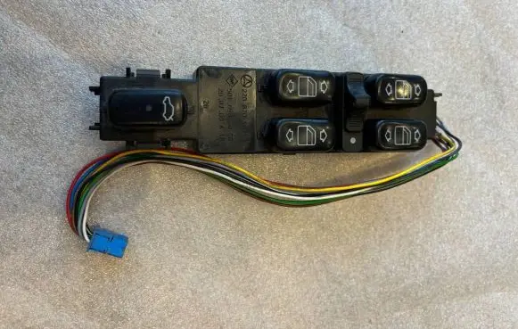 Mercedes-Benz S W220 Electric window control switch A2208201010 2208201010