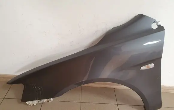 Mitsubishi Lancer VIII Fender