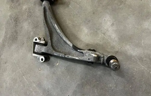 Volvo XC90 Front upper control arm/wishbone 