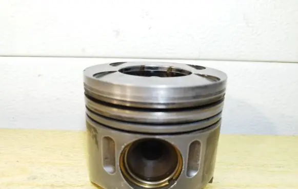 Mercedes-Benz Sprinter W906 Piston A6460300417 A6460300817