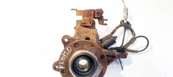 Citroen Xsara Picasso Front wheel hub