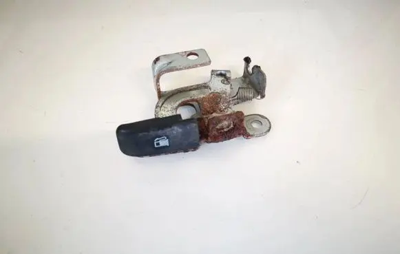 Mazda CX-7 Fuel tank opening switch 