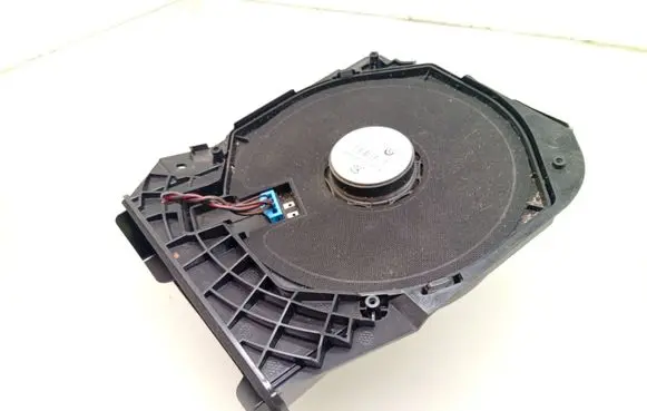 BMW 3 F30 F35 F31 Subwoofer speaker 9210147