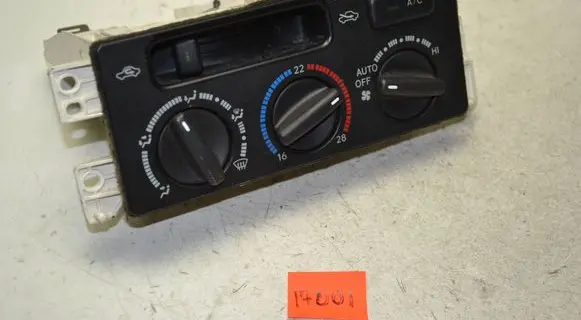 Toyota Avensis T220 Climate control unit 