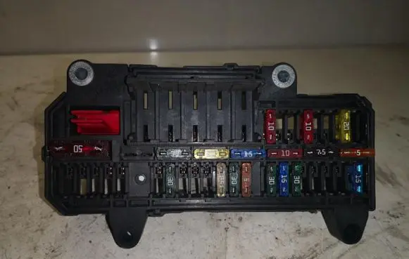 BMW 7 E65 E66 Fuse box set 6113690058301 A1547