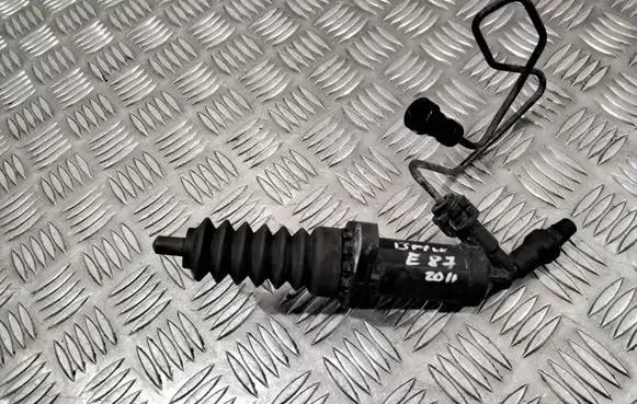 BMW 1 E81 E87 Clutch slave cylinder 6785964