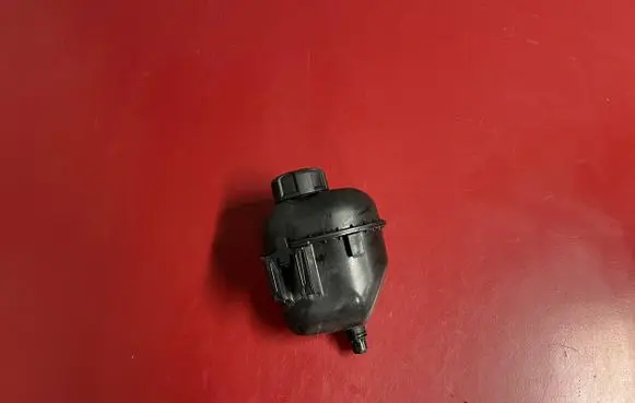 BMW X3 G01 Coolant expansion tank/reservoir 8610661 17138610661