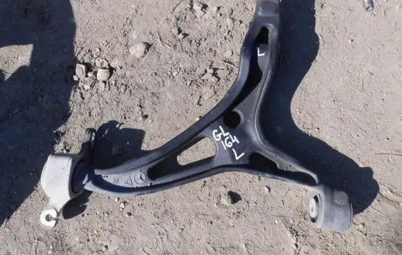 Mercedes-Benz GL X164 Front lower control arm/wishbone