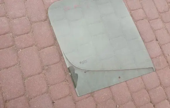 Renault Trafic II (X83) Front triangle window/glass 