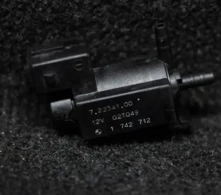BMW 2 F22 F23 Turbo solenoid valve 1742712