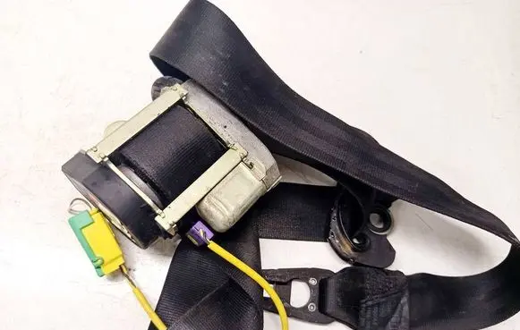 Volkswagen Touareg I Front seatbelt 601391400 008L000