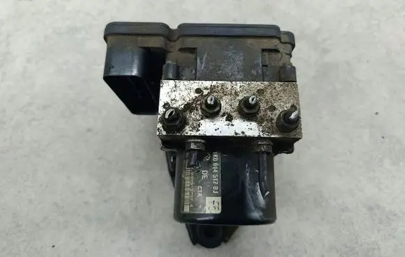 Skoda Octavia Mk2 (1Z) ABS Pump