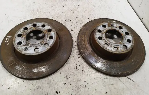 Volkswagen Golf VII Rear brake disc