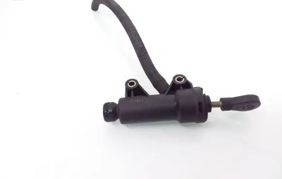 BMW 3 E46 Clutch master cylinder 1163899 21521163899