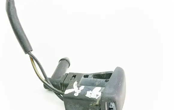 BMW 3 E46 Windshield washer spray nozzle 7056731