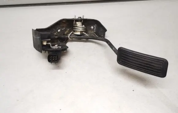 Toyota Corolla Verso AR10 Accelerator throttle pedal 8928152021 1983003041