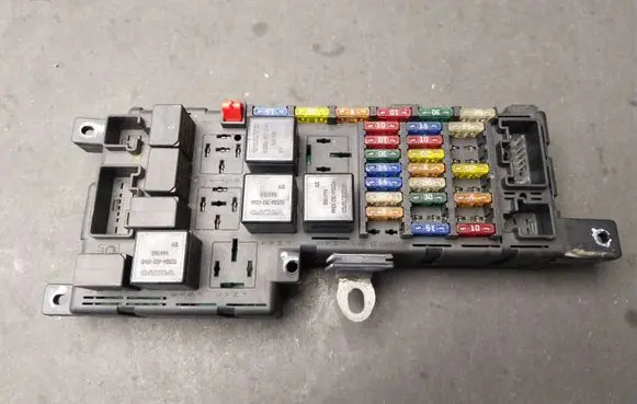 Volvo S80 Fuse module 518828009 8678449