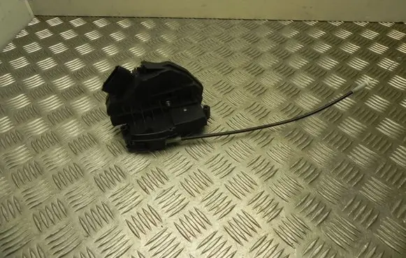 Ford Fiesta Front door lock 8A6AA21813DE T5424