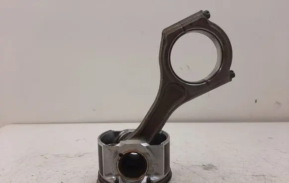 Subaru Legacy Piston with connecting rod