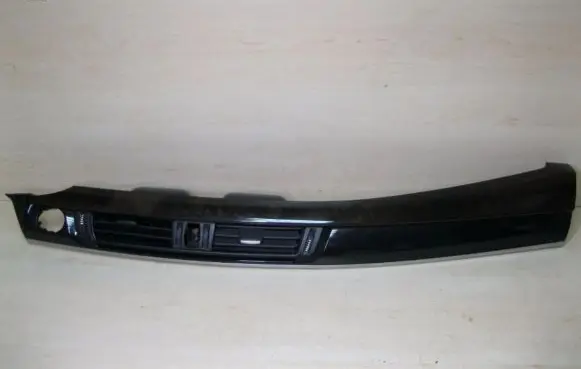 Radio/GPS head unit trim