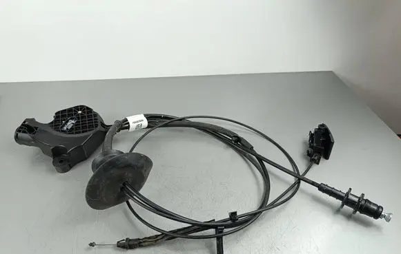 Jeep Grand Cherokee WL Engine bonnet/hood lock release cable P68430182AD