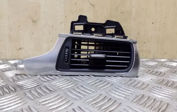 Audi A6 C7 Dashboard side air vent grill/cover trim 4G2820902