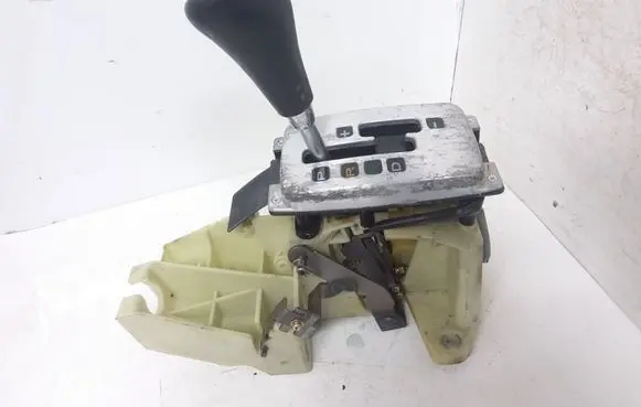 Hyundai Sonata Gear shifter/selector
