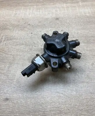 Ford Mondeo MK IV Fuel distributor 4M5Q9D280DB 0717842158