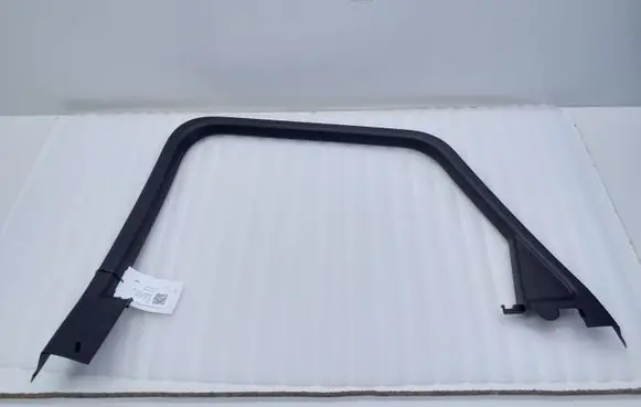 Audi Q3 8U Rear door window/glass frame 8U0867672