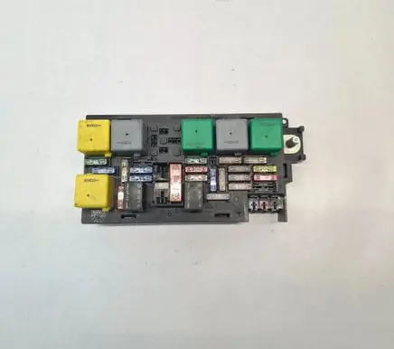 Mercedes-Benz R W251 Fuse module A1645402972