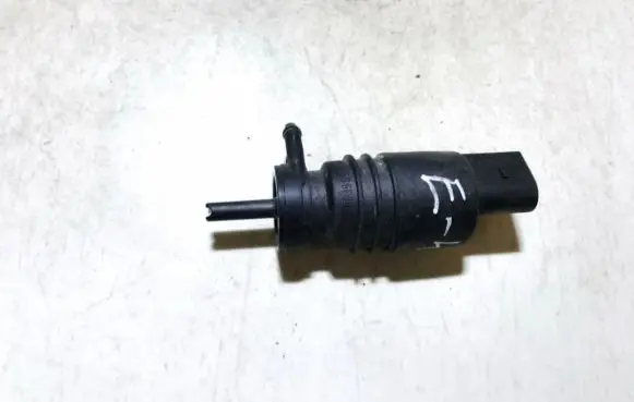 BMW 3 E46 Windscreen/windshield washer pump 8362154