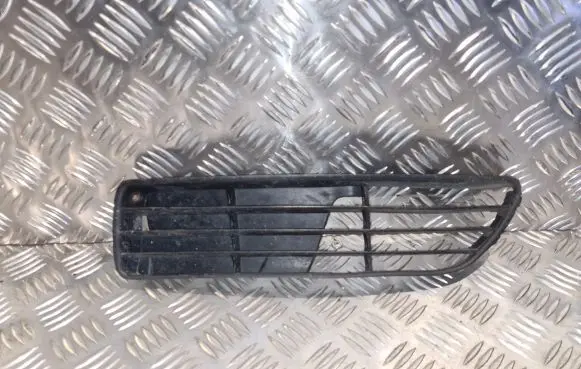Audi A4 S4 B5 8D Front grill 8D0807345