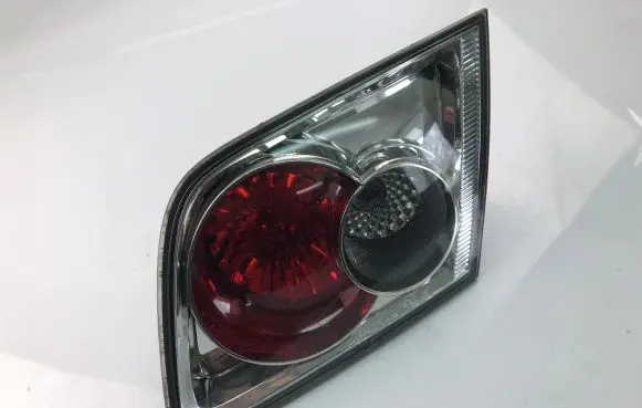 Tailgate rear/tail lights