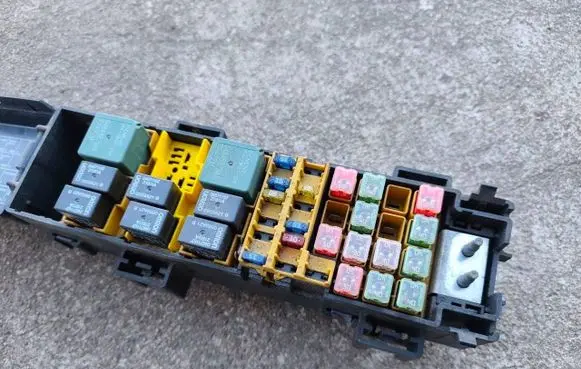 Jeep Grand Cherokee (WJ) Fuse box set
