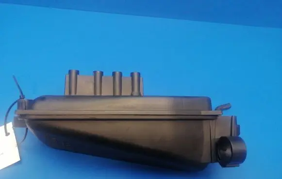 Vacuum air tank