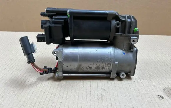 BMW X5 F15 Air suspension compressor/pump 6875177