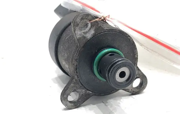 Mercedes-Benz B W245 Fuel pressure regulator 0928400609