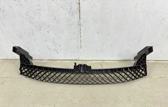 Front bumper mounting bracket