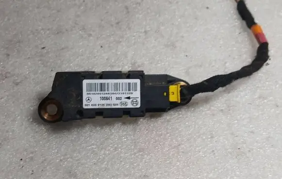 Mercedes-Benz C W203 Airbag deployment crash/impact sensor 0018209126 100841002