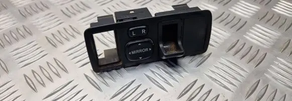 Toyota Corolla E120 E130 Wing mirror switch 777665 183574
